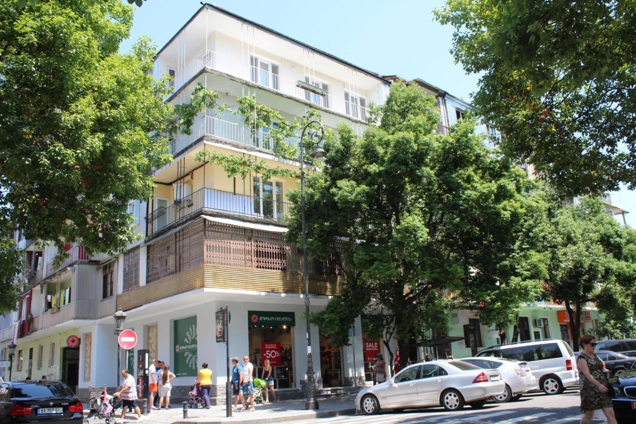 Oldbatumi Apartment Buitenkant foto
